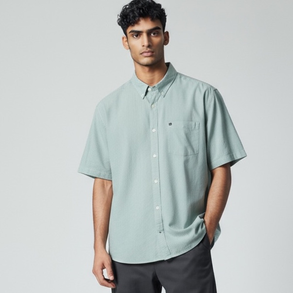 Quiksilver Button Front‎ Short Sleeve Camp Shirt Men's L Blue Striped Outdoors